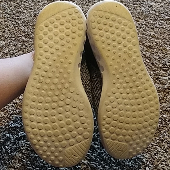 Shoes - Picture 5 of 6